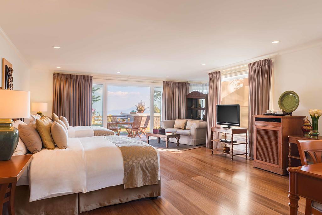 Discovery Country Suites Tagaytay City Room photo