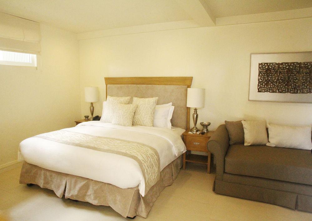 Discovery Country Suites Tagaytay City Exterior photo
