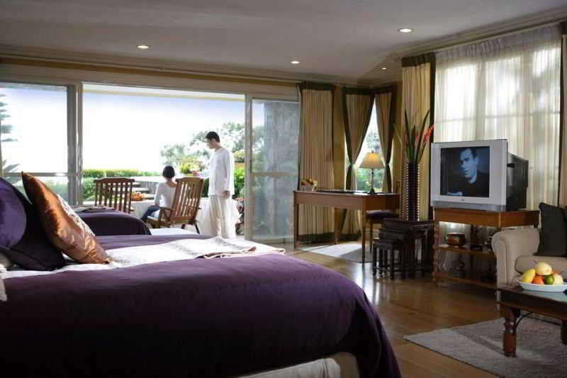 Discovery Country Suites Tagaytay City Exterior photo
