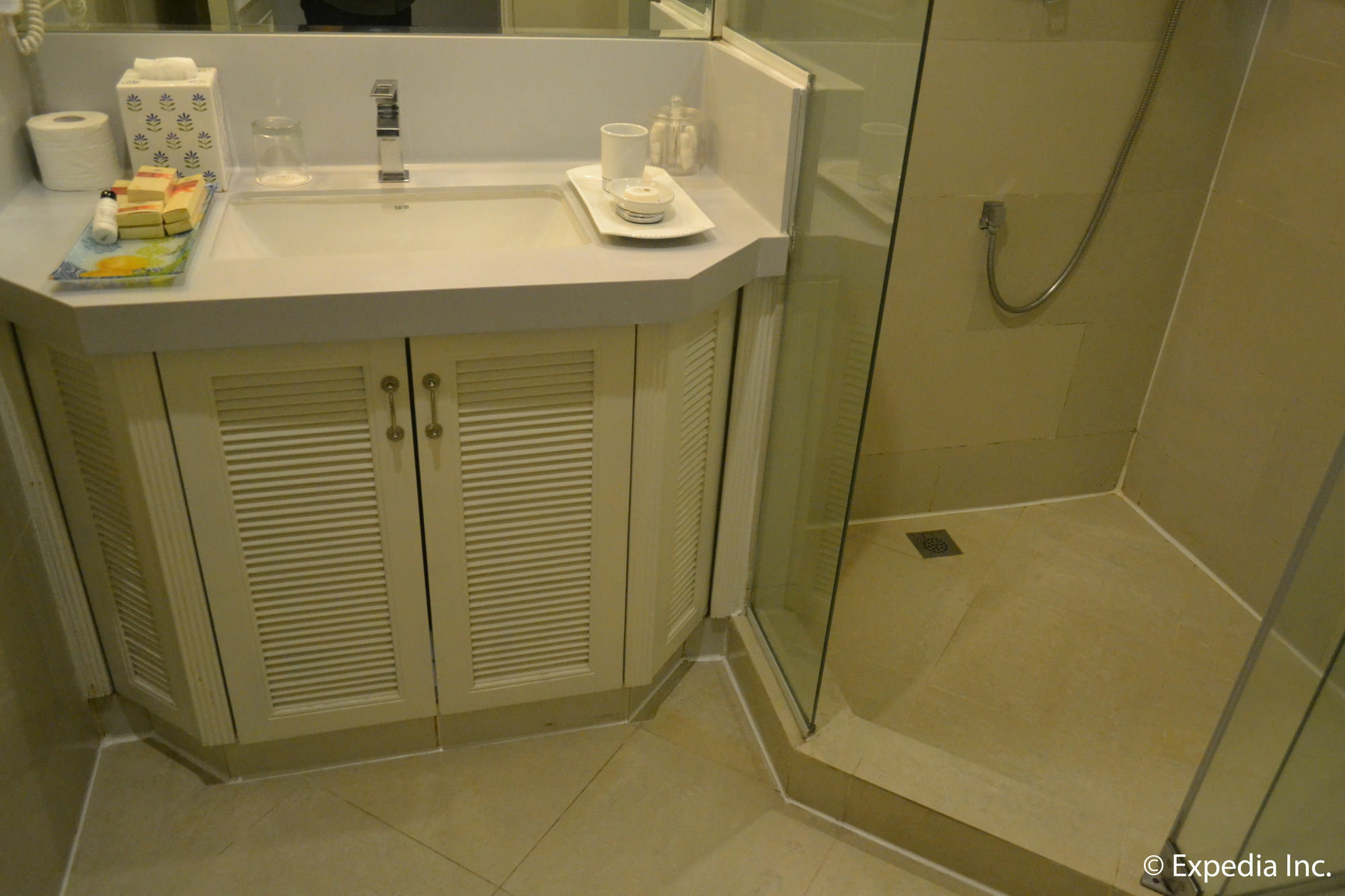 Discovery Country Suites Tagaytay City Exterior photo